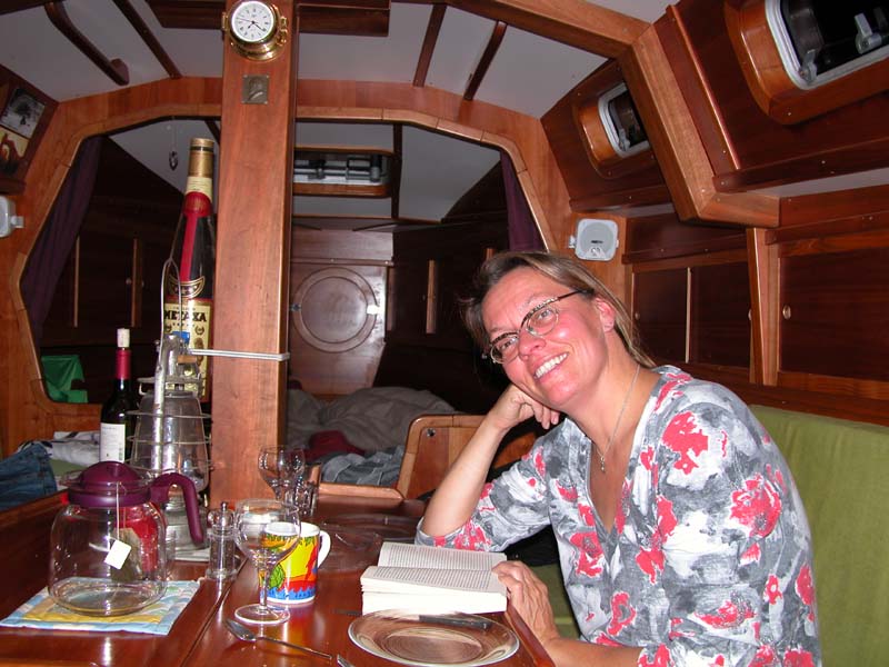 Ariane beim Lesen 