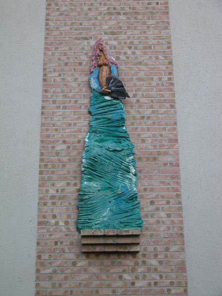 Am Kunstpavillon in Gruissens 