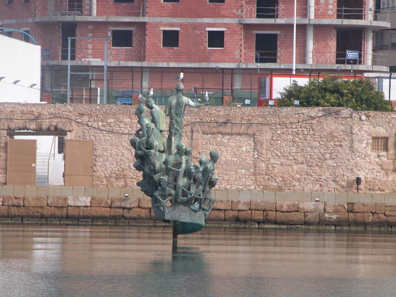 Skulptur im Hafen von Torrevieja 