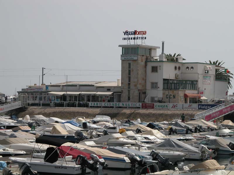 Hafen von Faro mit Bierbeizli 