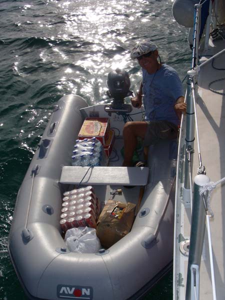 Bunkern mit Dinghy 