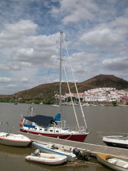 Suleika bei Alcoutim mit Blick auf San Lúcar, Portugal (Juni 2006) 