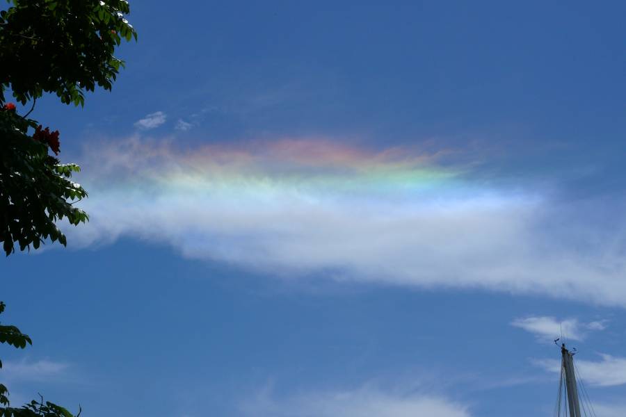 Regenbogenwolke 