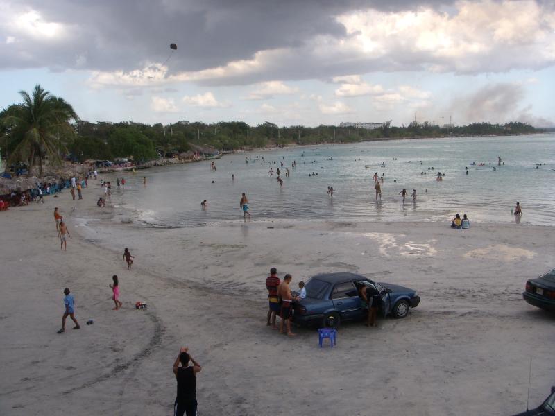 Strand von San Andres am Sonntag 