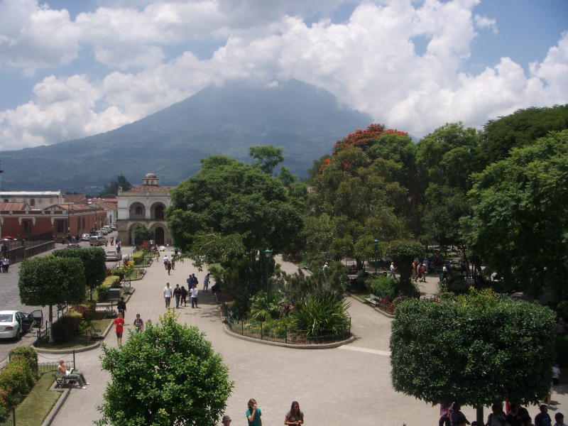 Parque Central und Vulkan Agua 