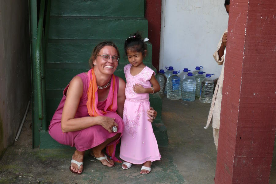 Ariane mit Tyree am Divali (indisches Neujahr) 