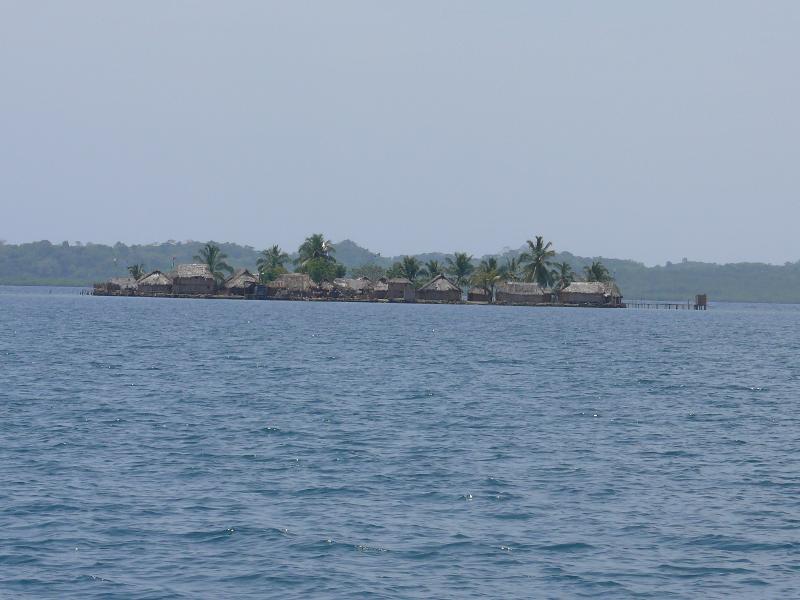 Isla Lena, Islas Robeson 