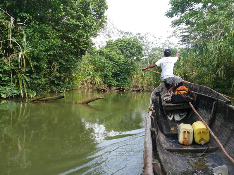 Rio Mandangi, Bredio vorne im Schiff  