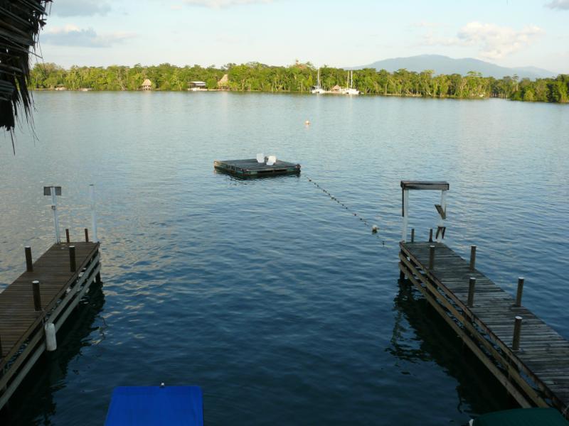 Badeplattform der Tortugal Marina 