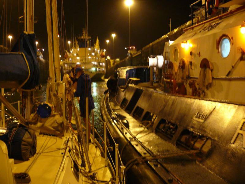 Angeleint an Schlepper   