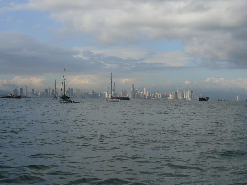 Unser Ankerplatz vor Panama Stadt 