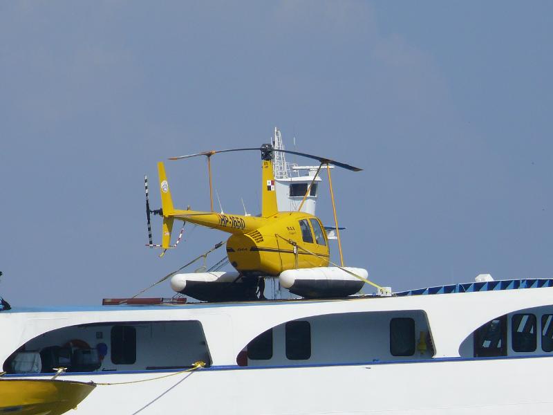 mit Helikopter  