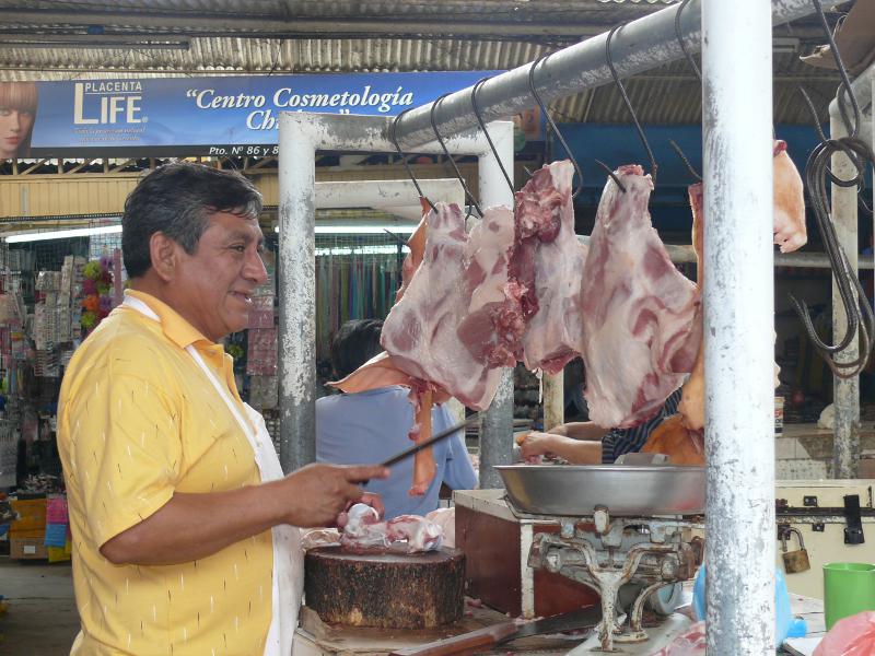 Metzger auf dem Mercado Modelo, Chiclayo 
