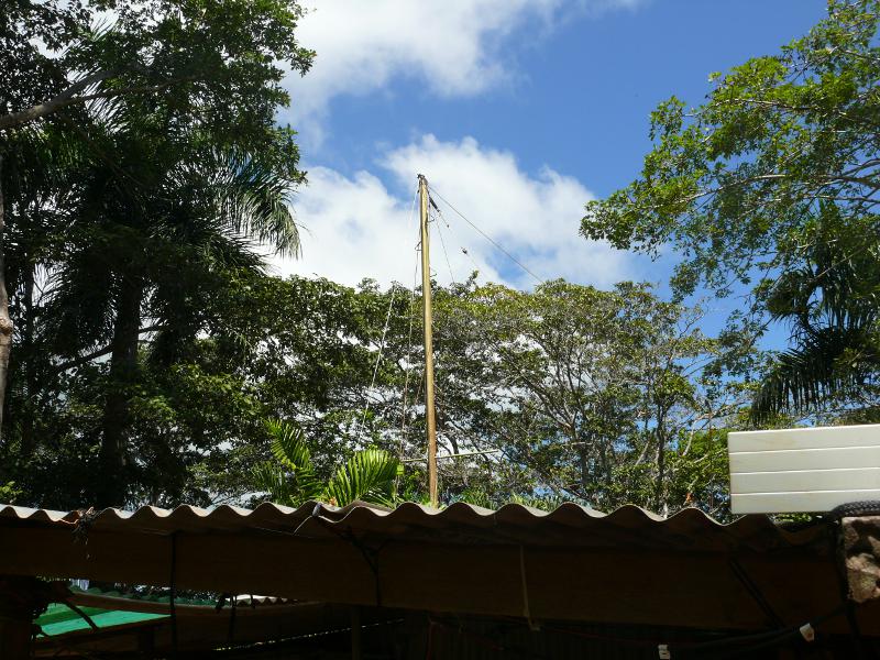 Antennen am Mast von Gerdas Schiff 