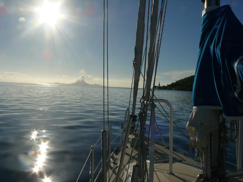 Bora Bora und eine Kirche von Tahaa 