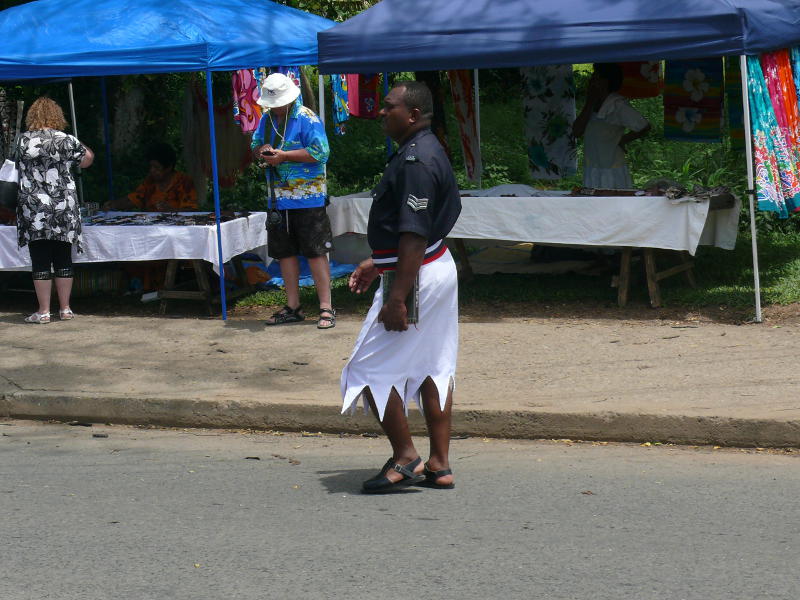 Polizist in Galauniform 