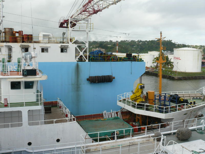 Zwei Frachter auf dem Trockendock 