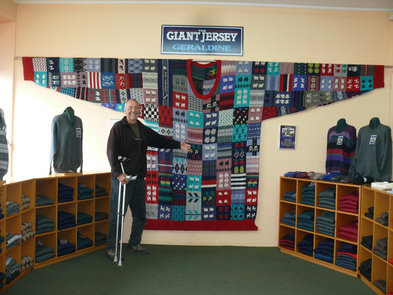 Weltgrösster Pullover in Geraldine 