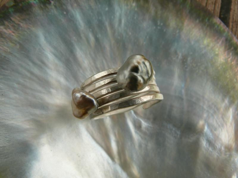 Lutin - Silberfingerring mit zwei Keshis