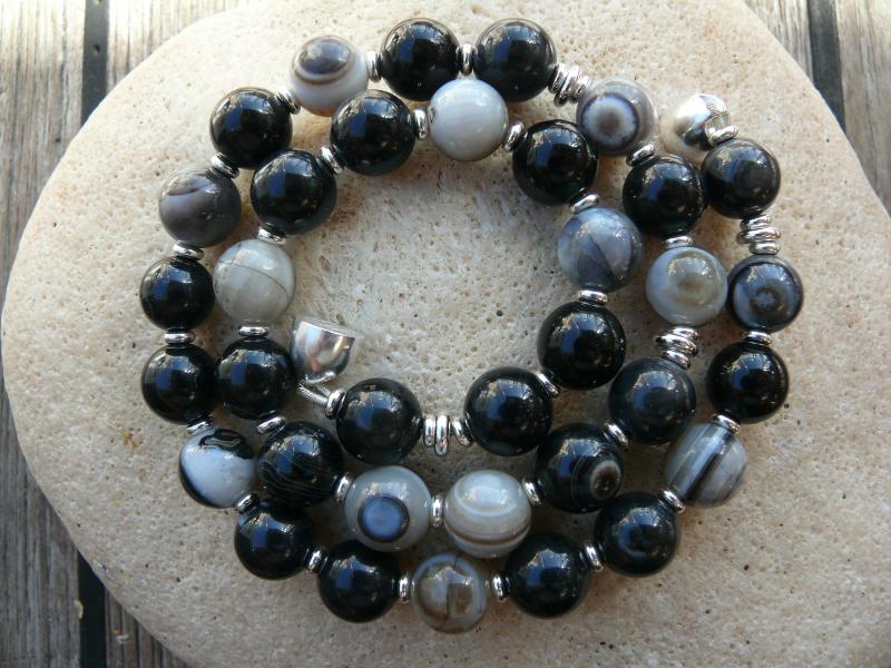 Sardonie luxe - Collier 44 cm aus 35 Sardonixperlen mit Silberscheiben und Magnetverschluss
