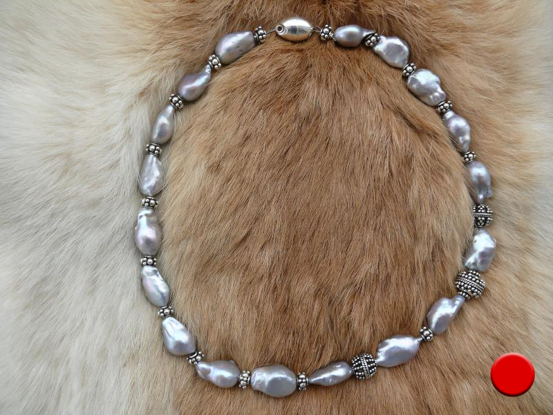 Graue Eminenz - Chin. Zuchtperlen, Silberteile, Collier von 46cm