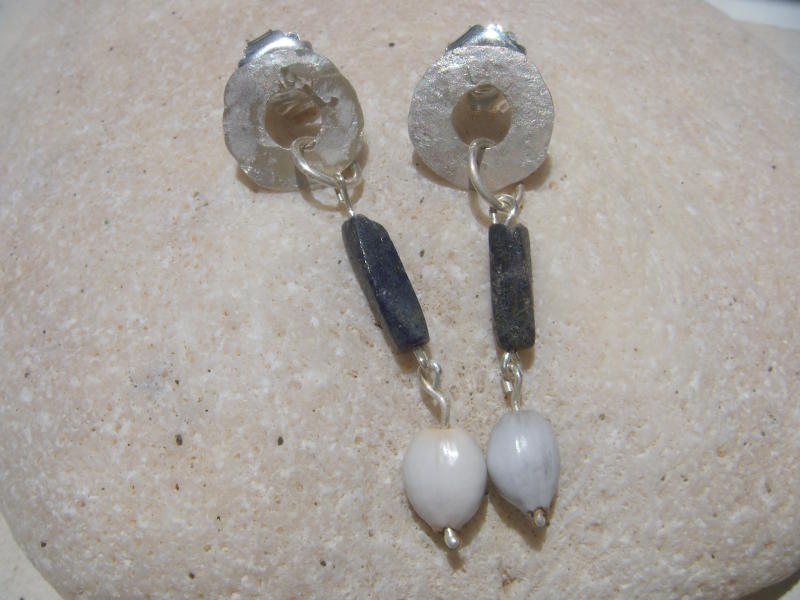 Silberohrstecker mit Lapislazuli und Hiobsträne